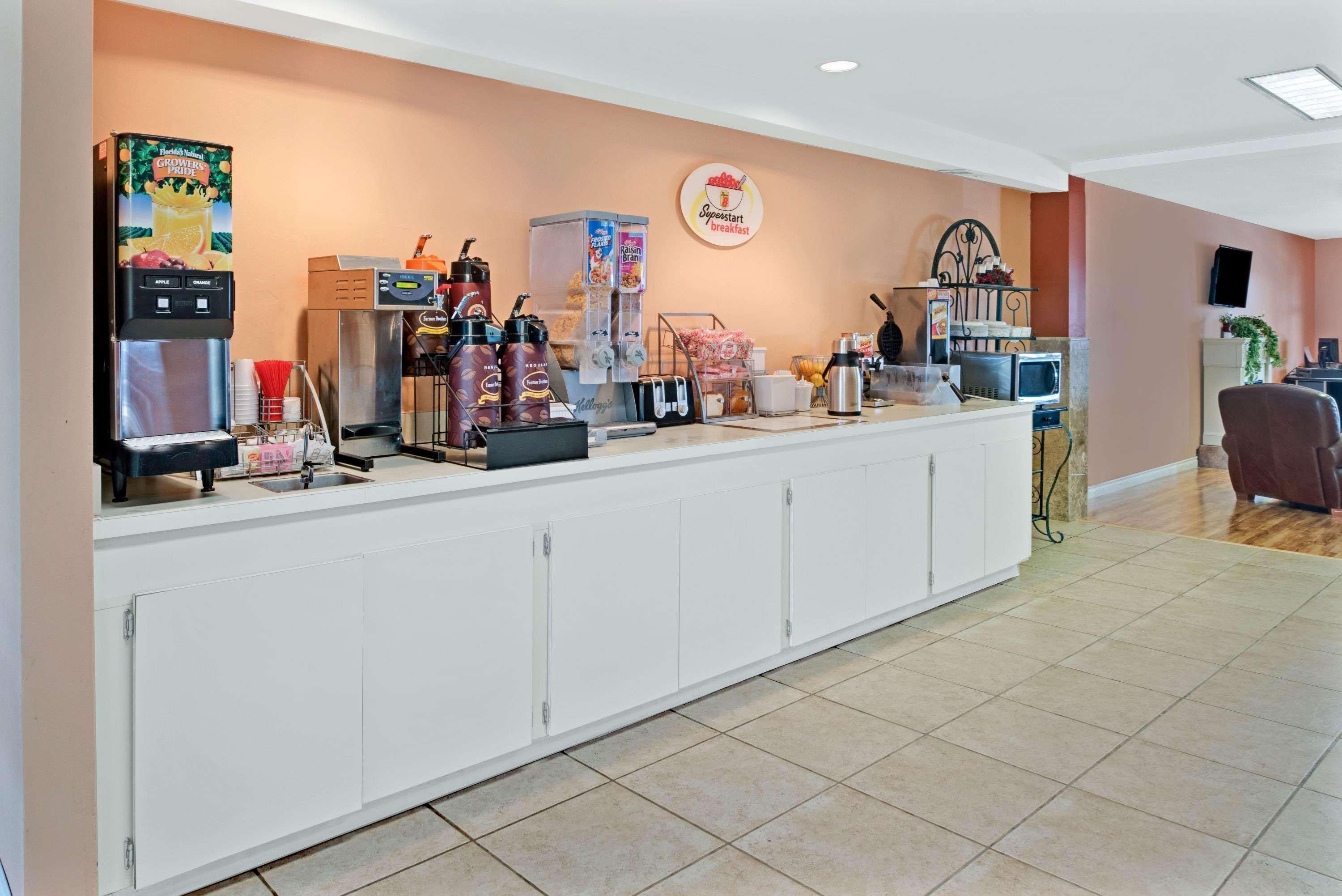 Super 8 By Wyndham Spokane/West Airway Heights Exterior foto