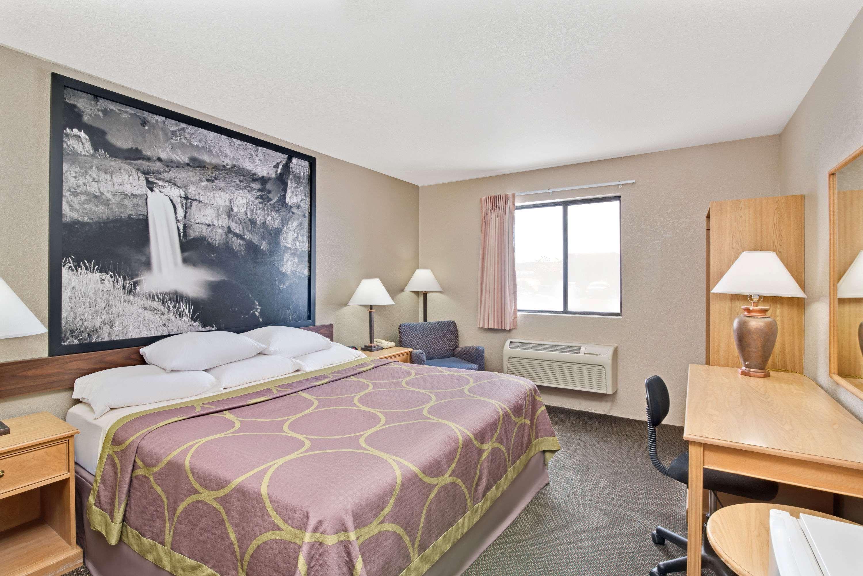 Super 8 By Wyndham Spokane/West Airway Heights Exterior foto